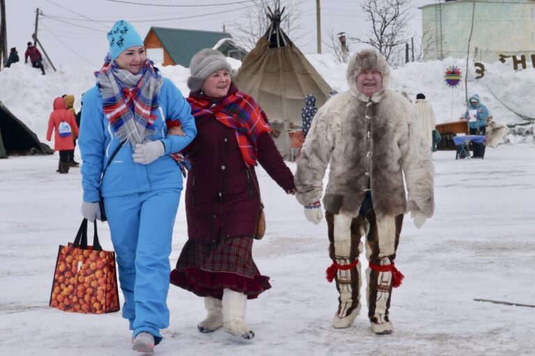 Zoia Galkina med sin datter Anastasia Johansen og far Petr Alekseevich Galkin