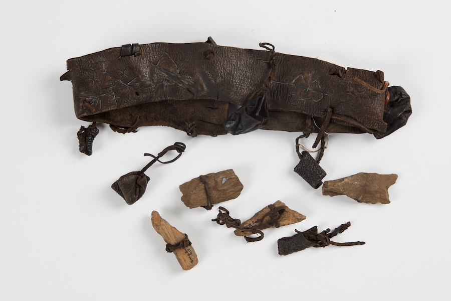 Einnostanávvi/ spådomsbelte.